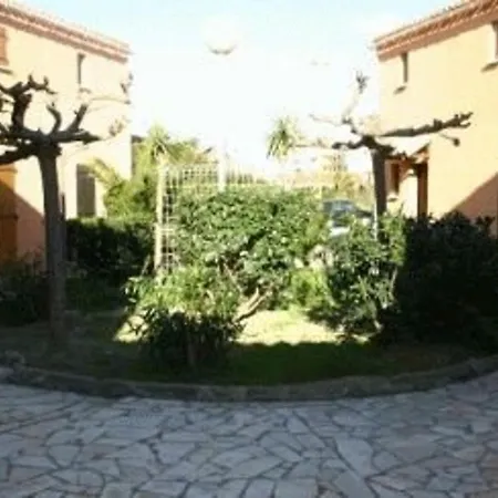T3 Avec Terrasse, Jardin Et Parking, A 200m De La - 6 Couchages, - Fr-1-81-372 * Le Barcares